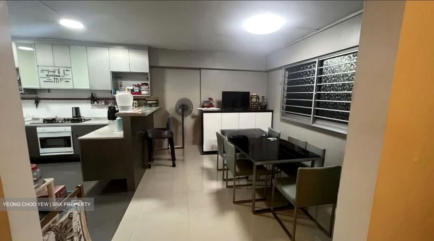 Blk 906 Jurong West Street 91 (Jurong West), HDB Executive #558020071